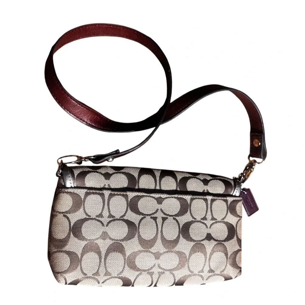 Coach‎ Signature Turnlock Clutch Khaki F51820 5x8